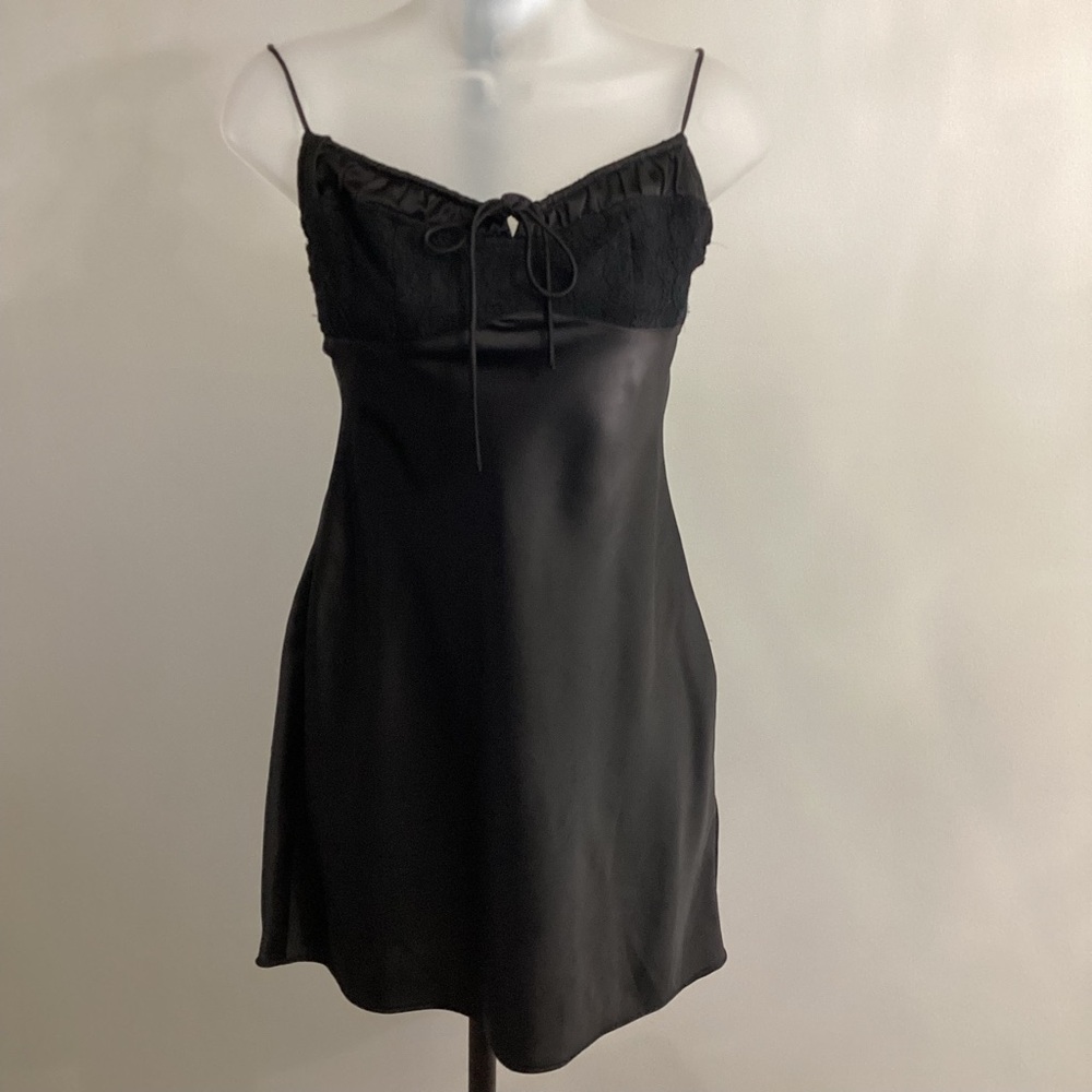 Urban Outfitters Black Lace-Trimmed Satin Slip – Size XS/TP